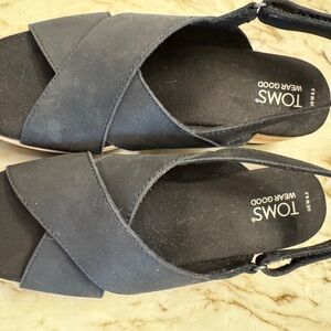 TOMS Women’s DIANA Black Suede Sandals